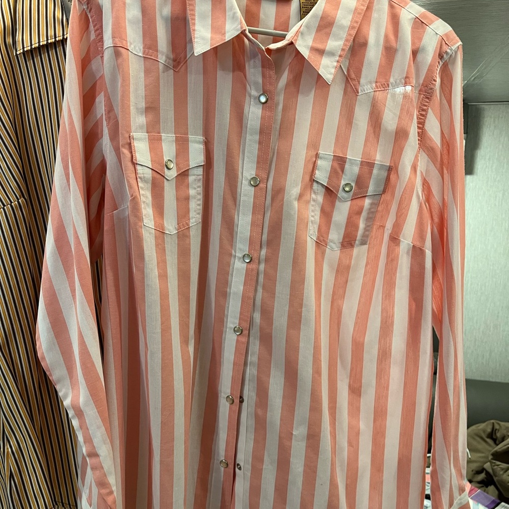 Wrangler Pink and White Casual Button Down Shirt